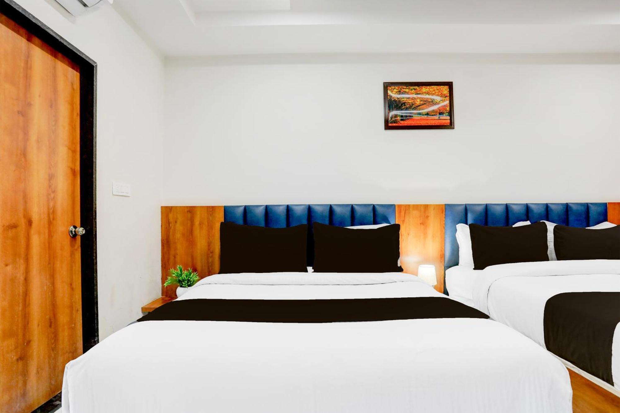 Super Townhouse Ambaji Formerly Hotel Kardhar Inn Eksteriør billede
