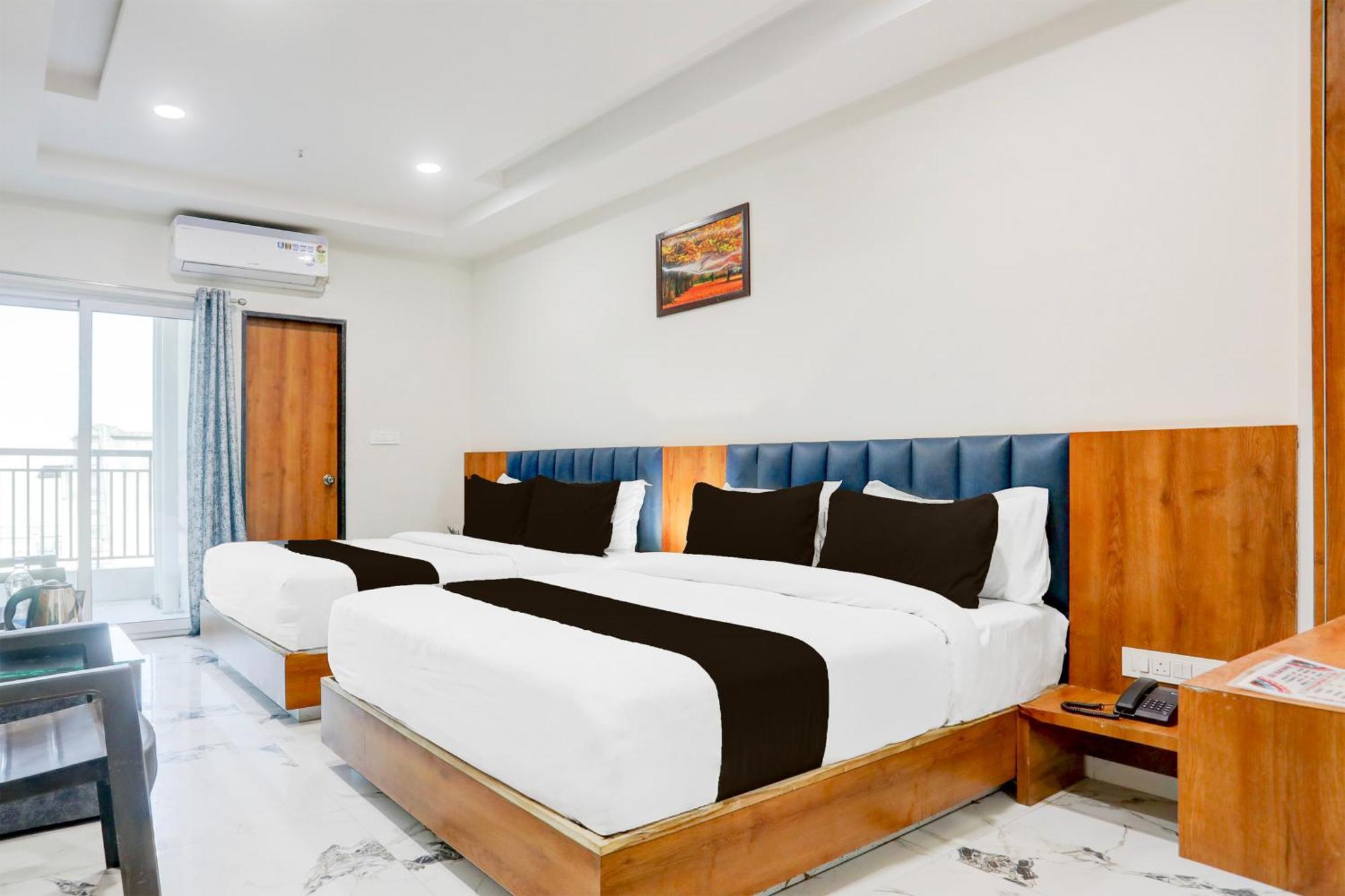 Super Townhouse Ambaji Formerly Hotel Kardhar Inn Eksteriør billede